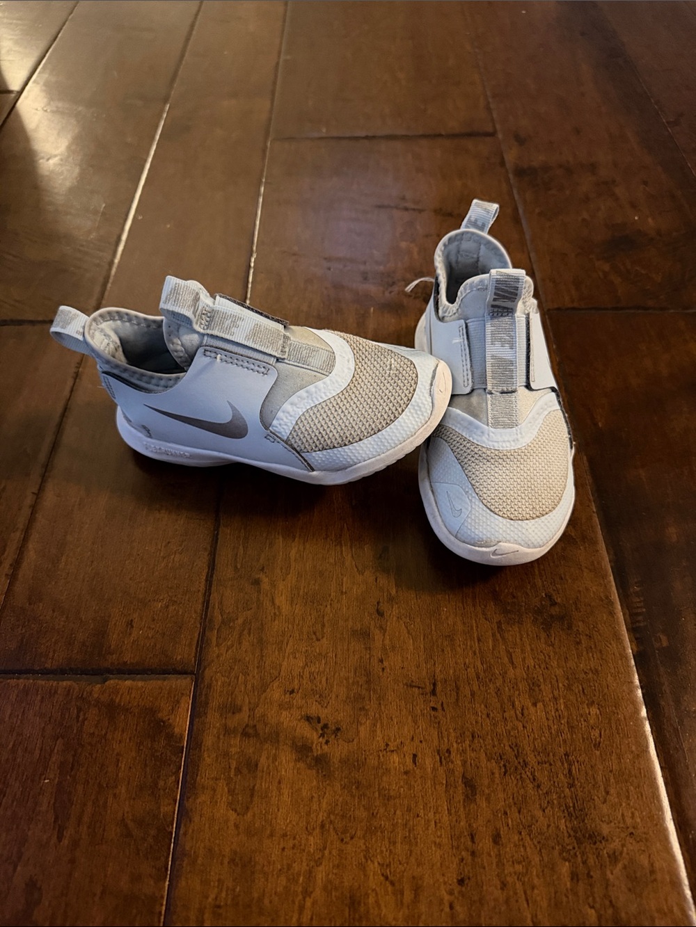 Nike Kids Light Gray Slip-On Sneakers with Hook Straps